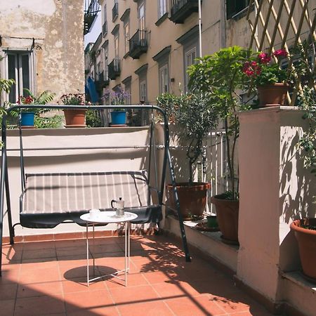 La Casa Del Nespolo, 2 Terrazzi E 2 Bagni In Centro Apartman Nápoly Kültér fotó