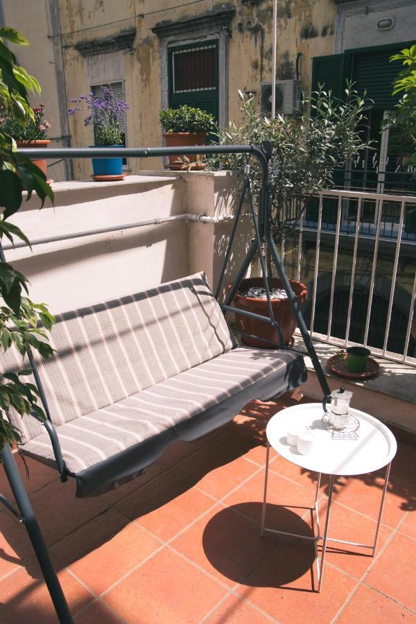 La Casa Del Nespolo, 2 Terrazzi E 2 Bagni In Centro Apartman Nápoly Kültér fotó