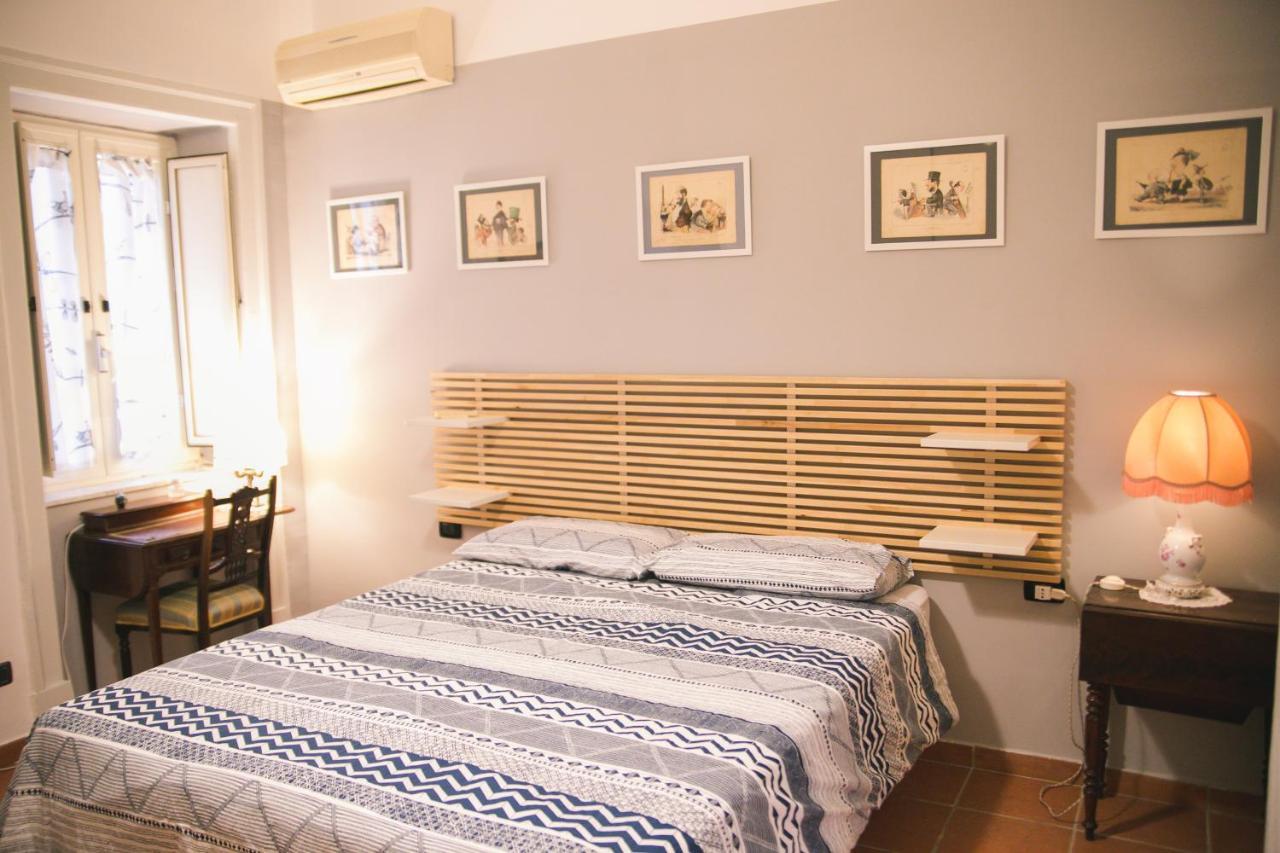 La Casa Del Nespolo, 2 Terrazzi E 2 Bagni In Centro Apartman Nápoly Kültér fotó
