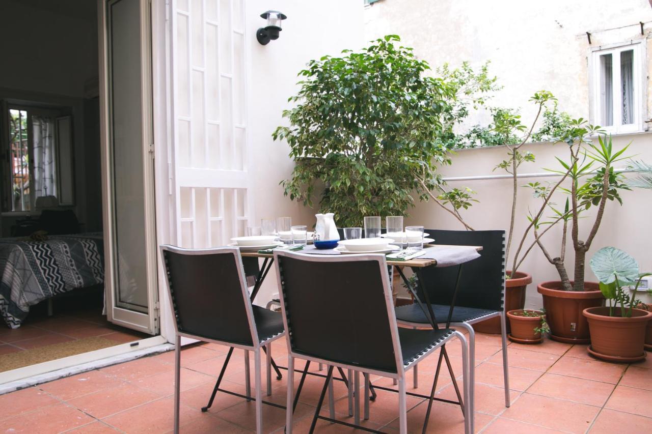 La Casa Del Nespolo, 2 Terrazzi E 2 Bagni In Centro Apartman Nápoly Kültér fotó
