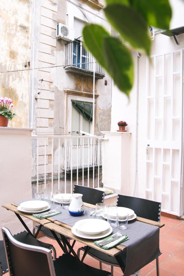 La Casa Del Nespolo, 2 Terrazzi E 2 Bagni In Centro Apartman Nápoly Kültér fotó