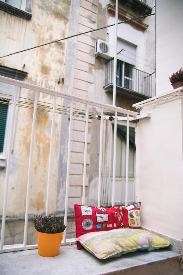 La Casa Del Nespolo, 2 Terrazzi E 2 Bagni In Centro Apartman Nápoly Kültér fotó